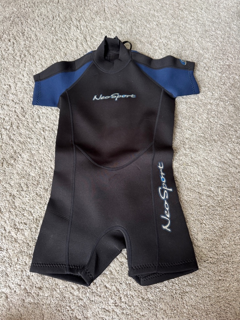 Kids NeoSport Shorty Wetsuit - Black with Navy Accents